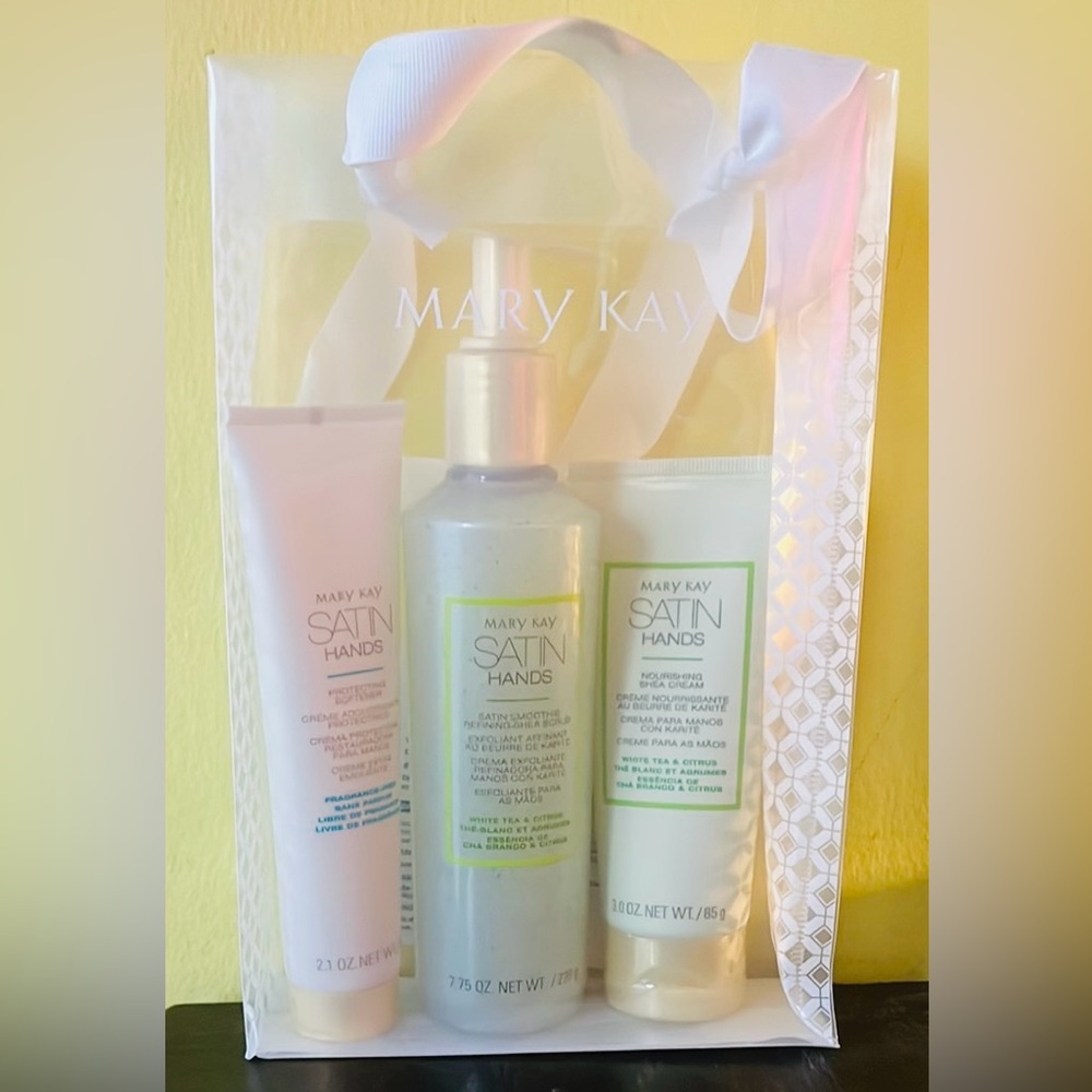 Mary Kay Satin Hands Set - White and Green